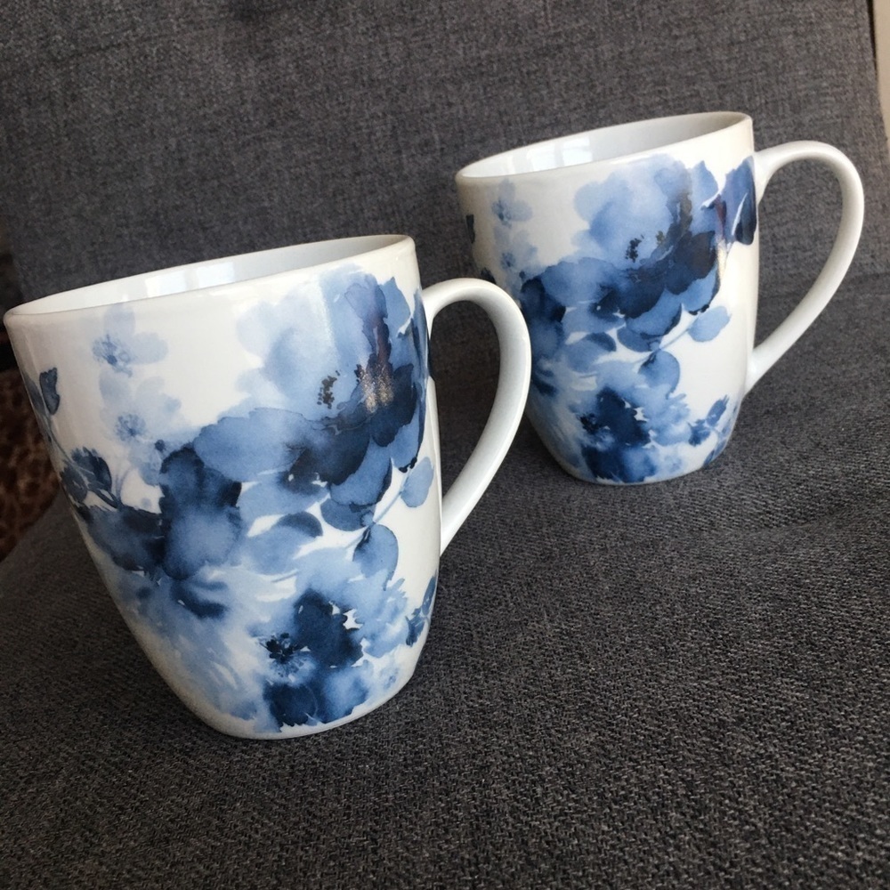 Set/2 “Midnight Roses” Porcelain Coffee Mugs, Blue, White, 12 oz